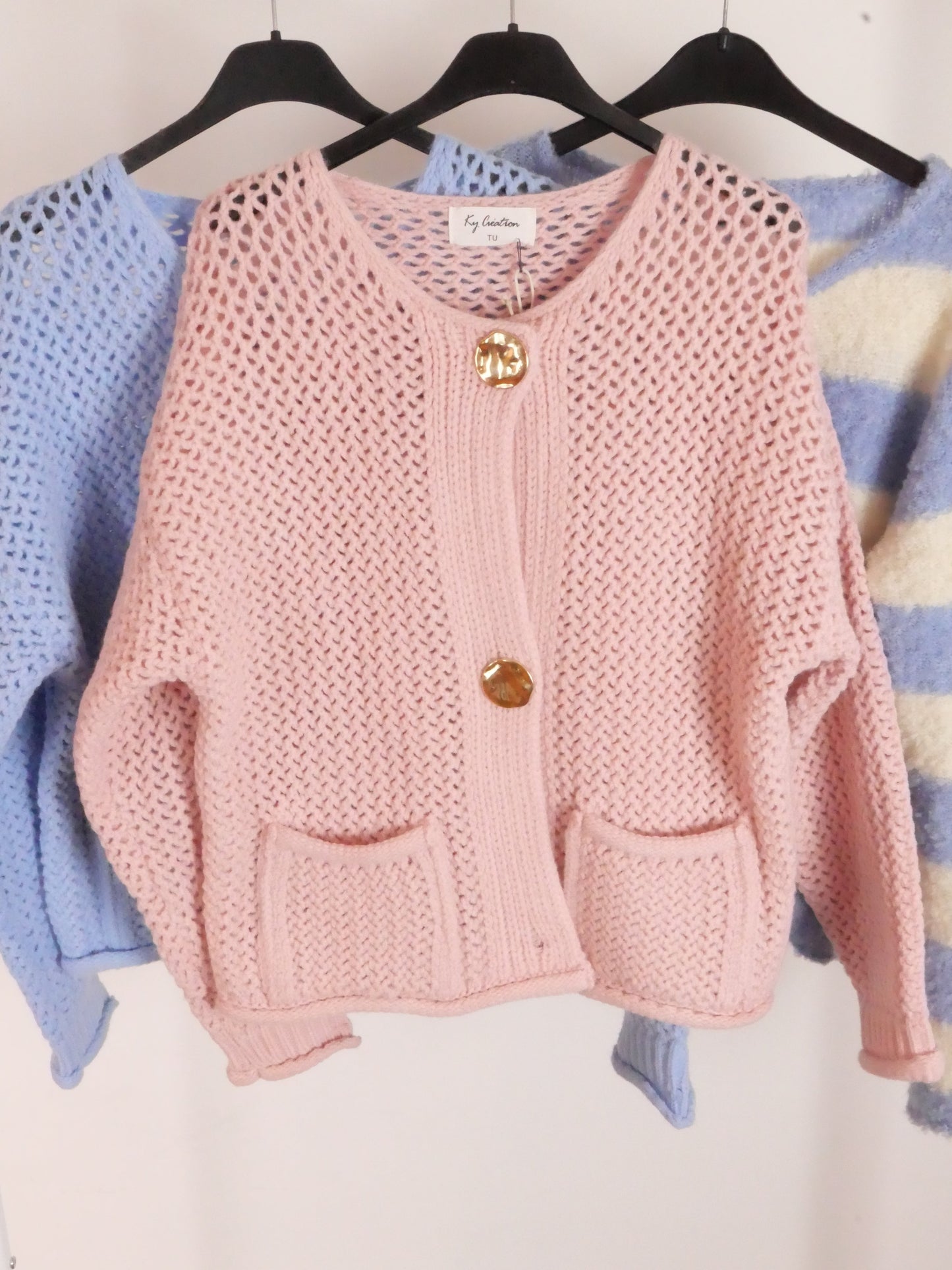 BIG BUTTON Strickjacke - Bylillysophie