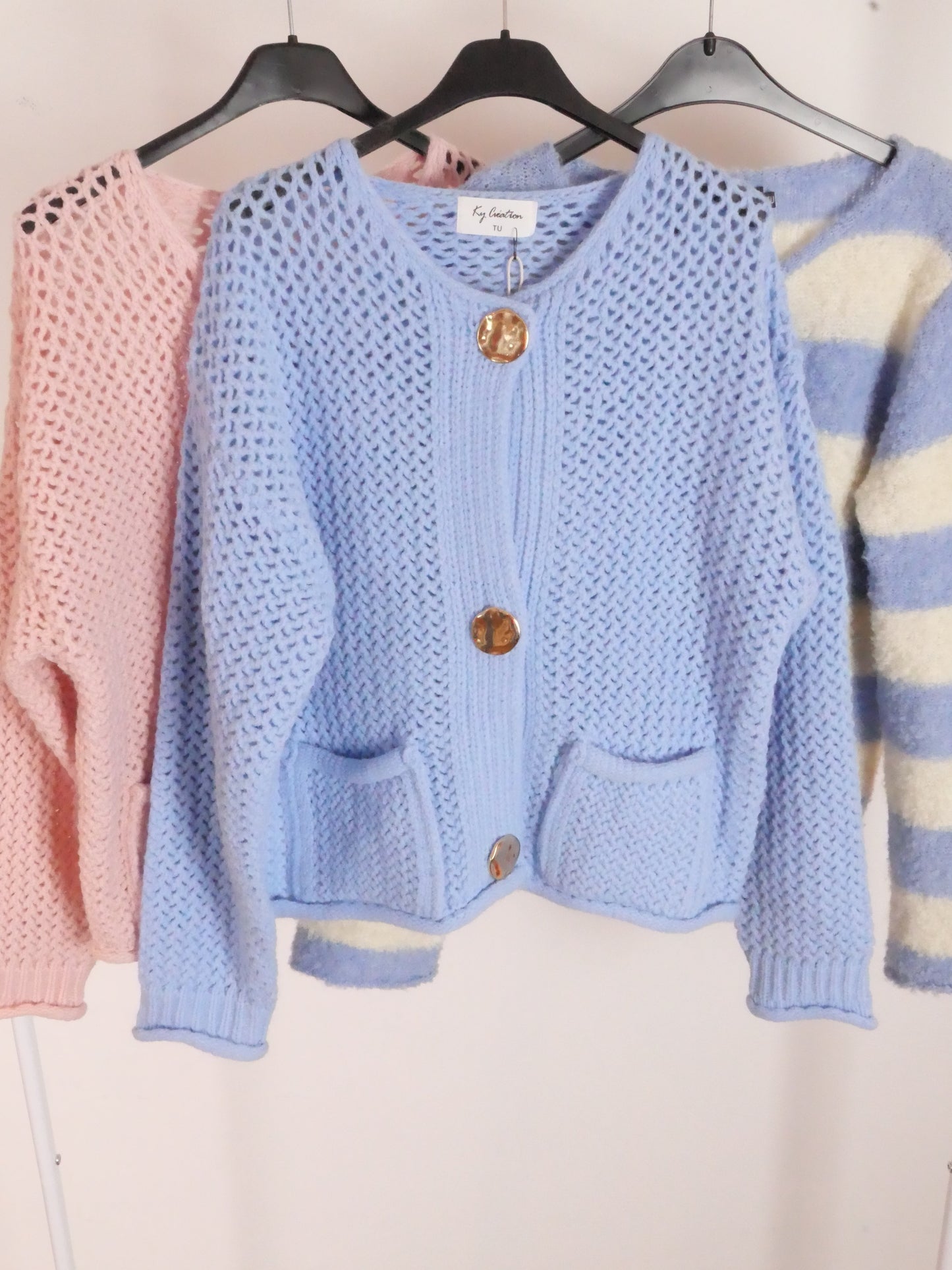 BIG BUTTON Strickjacke - Bylillysophie