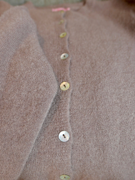 ELVA Alpaka Cardigan Taupe - Bylillysophie.com⎢Mode & Accessoires