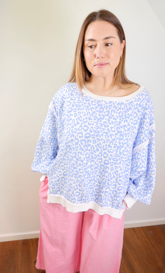 LEO Sweater Blau - Bylillysophie