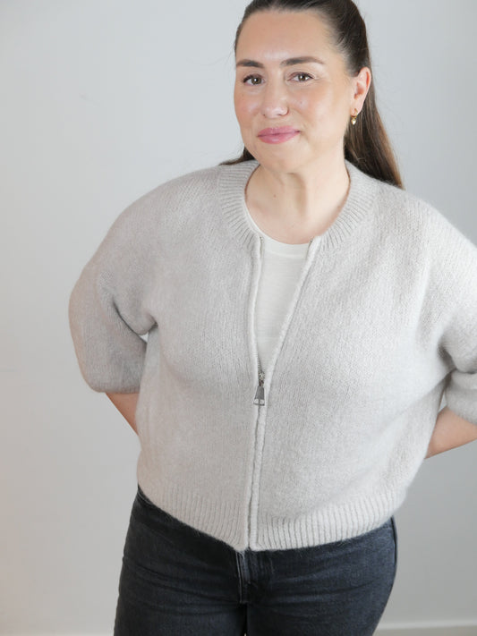 LINA ZIP Strickcardigan Taupe - Bylillysophie.com⎢Mode & Accessoires