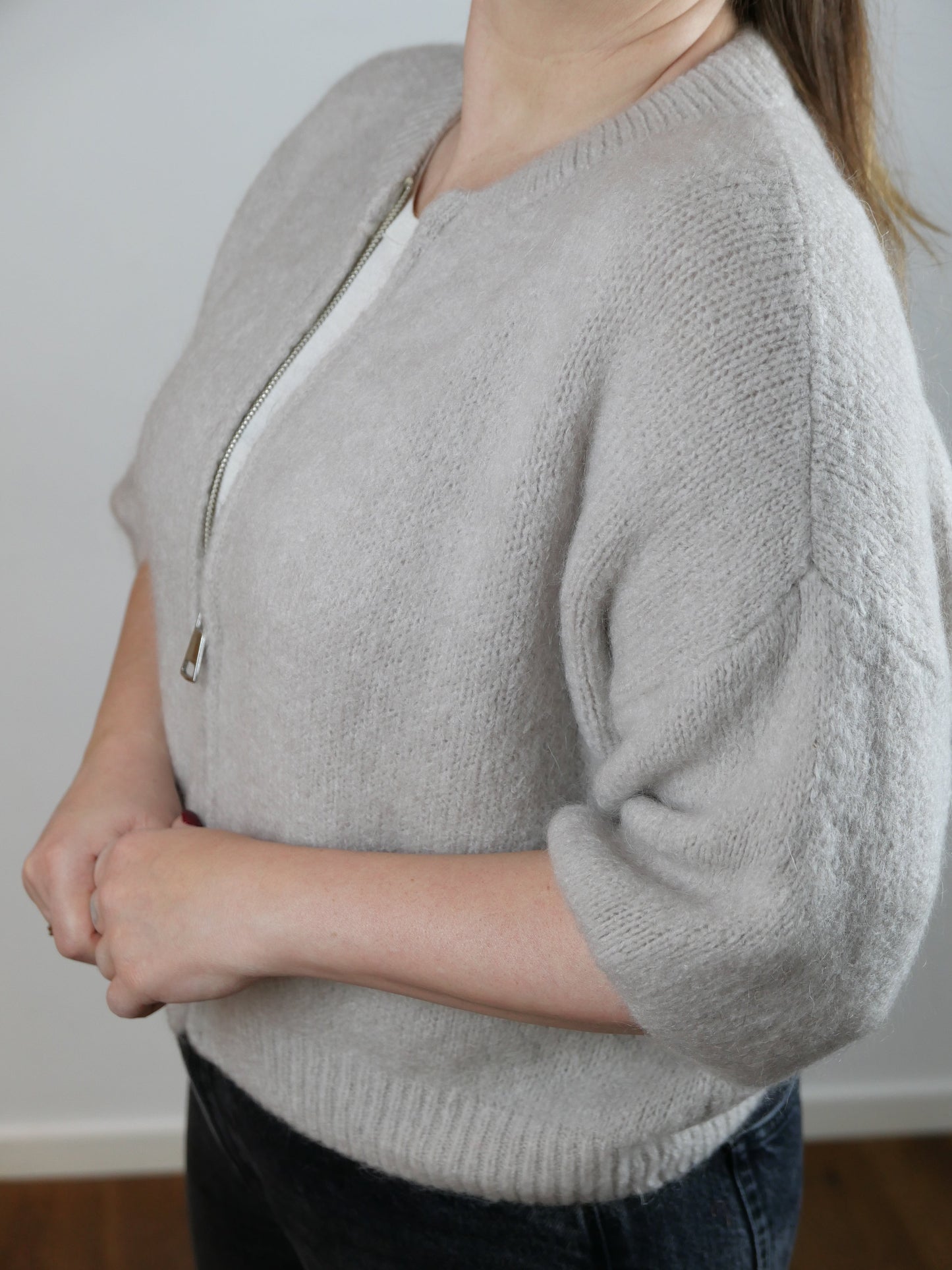 LINA ZIP Strickcardigan Taupe - Bylillysophie.com⎢Mode & Accessoires