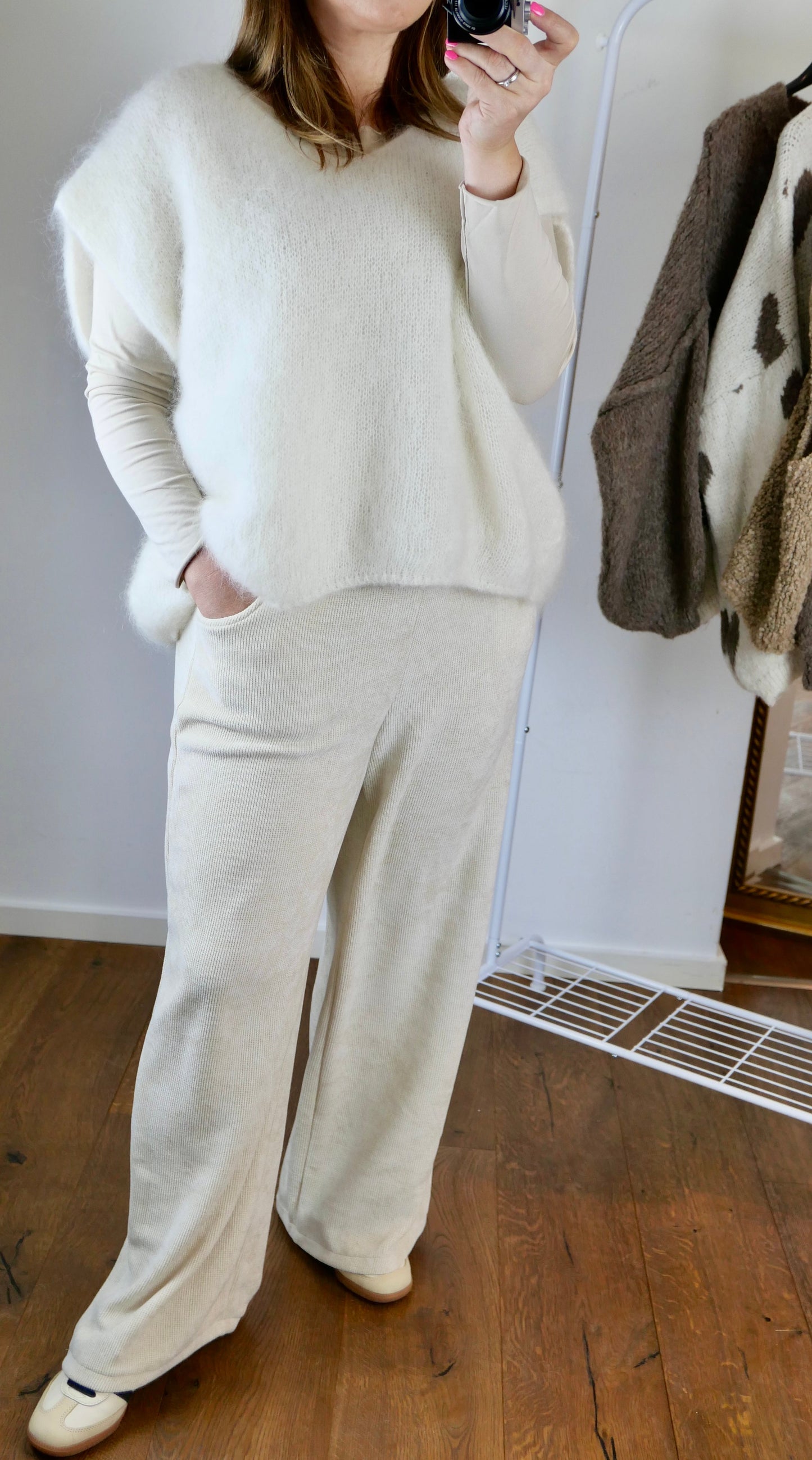 MOHAIR Pullunder Off - White - Bylillysophie