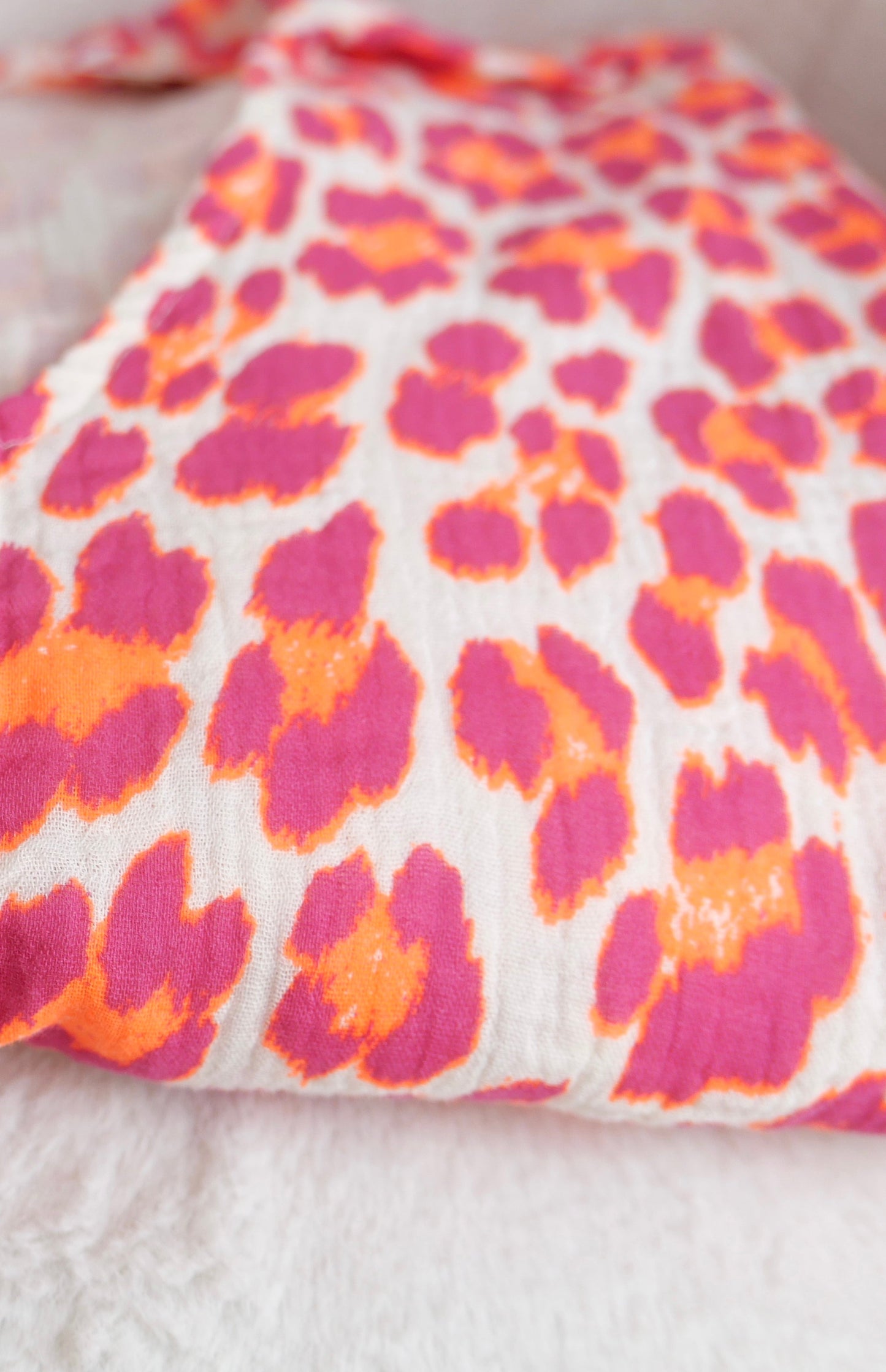 MUSELLA Oversize Leo Musselin Kleid Pink/Orange - Bylillysophie