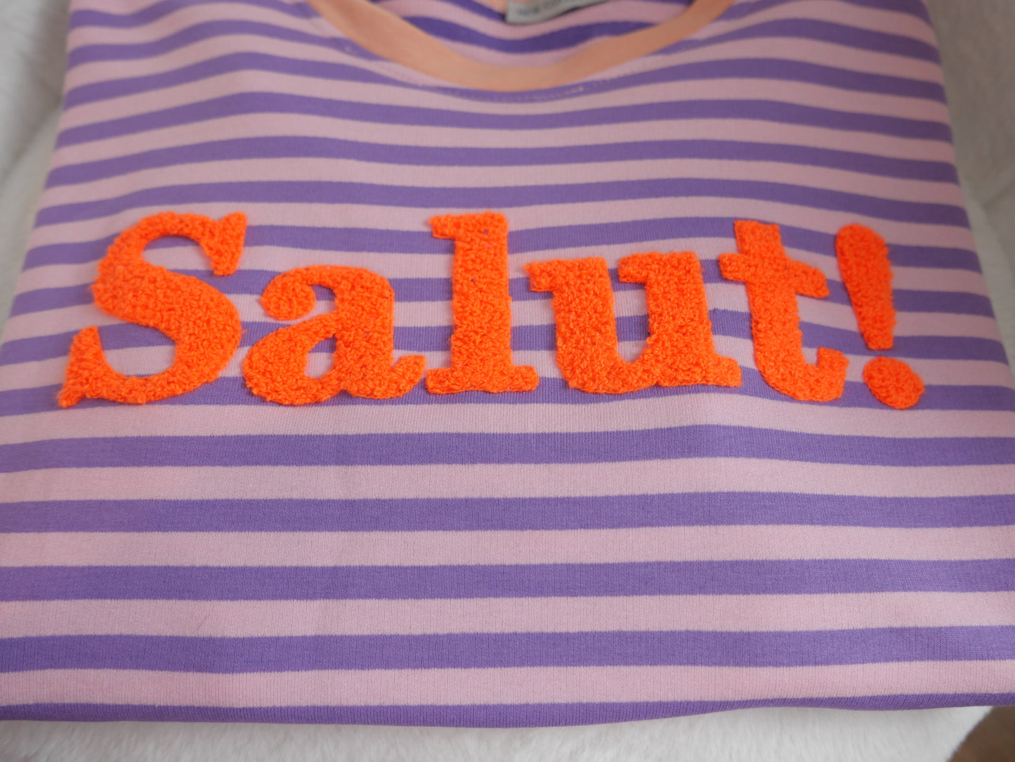 SALUT Kurzarm Sweater Lila - Bylillysophie.com⎢Mode & Accessoires