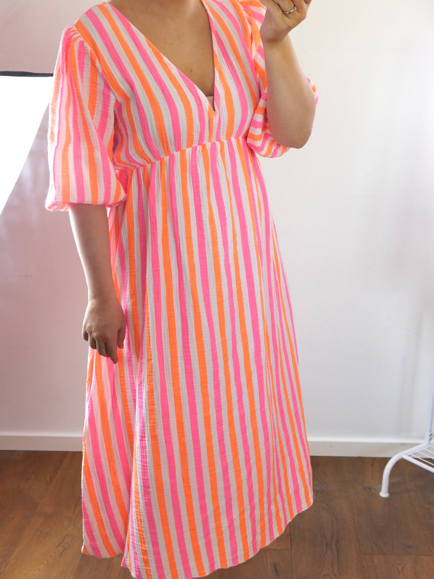 SOPHIE Streifen Kleid Neon Pink/ Neon Orange - Bylillysophie