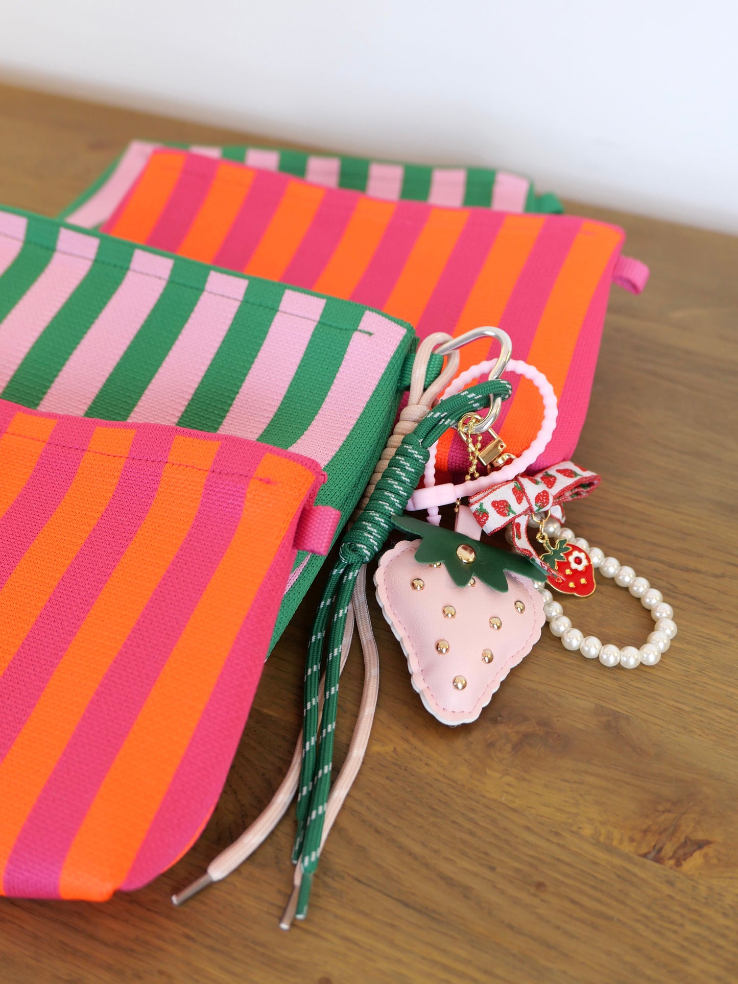 Sunset Stripes Clutch Grün/Rosa - Bylillysophie.com⎢Mode & Accessoires