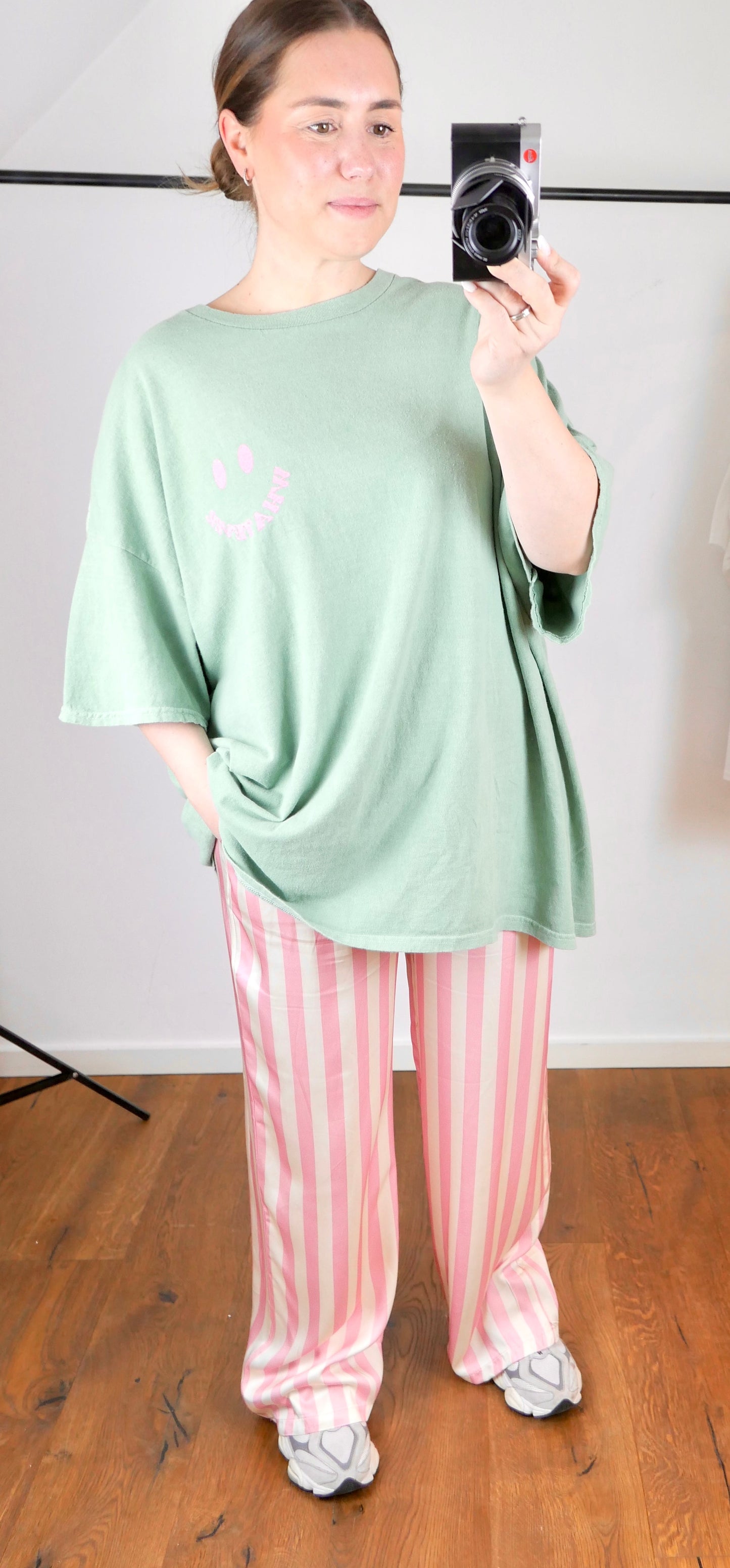WHATEVER Oversize T-Shirt Grün - Bylillysophie