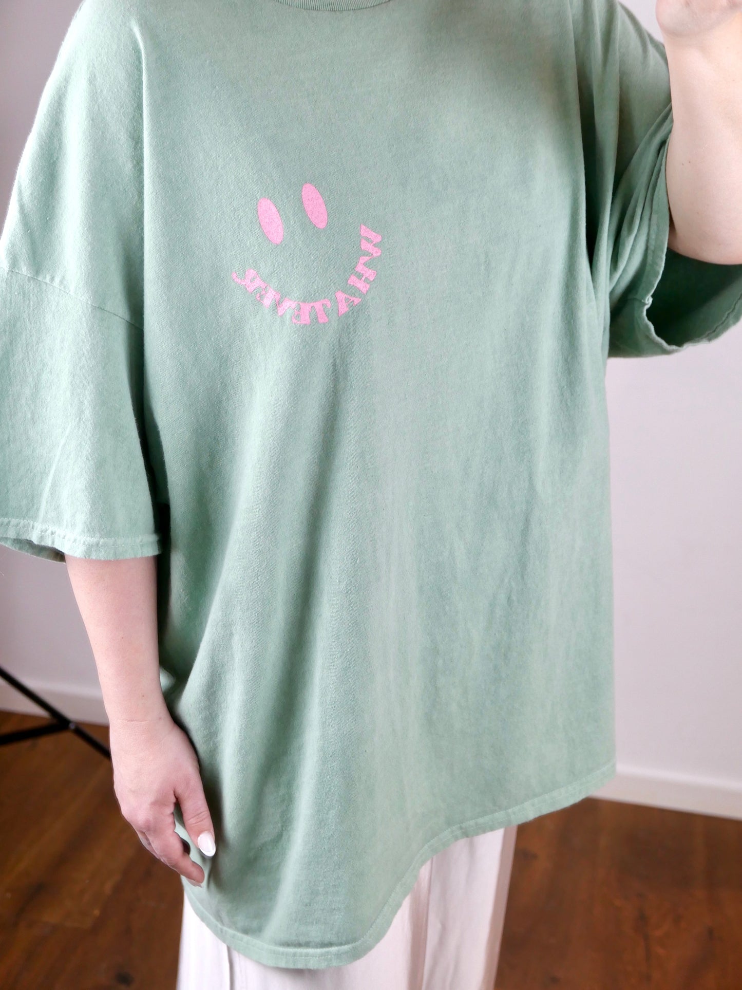 WHATEVER Oversize T-Shirt Grün - Bylillysophie