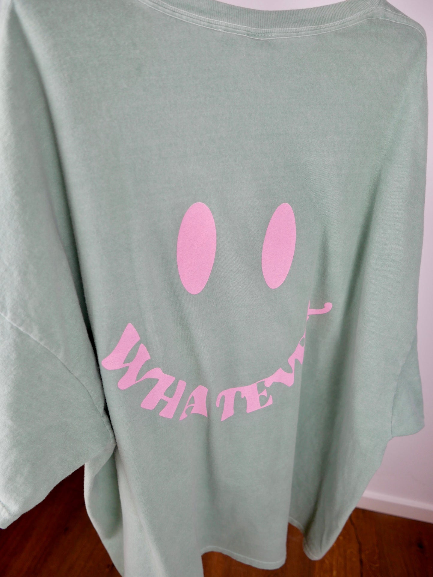 WHATEVER Oversize T-Shirt Grün - Bylillysophie