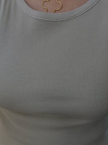 BASIC Rip Shirt Royal Beige - Bylillysophie