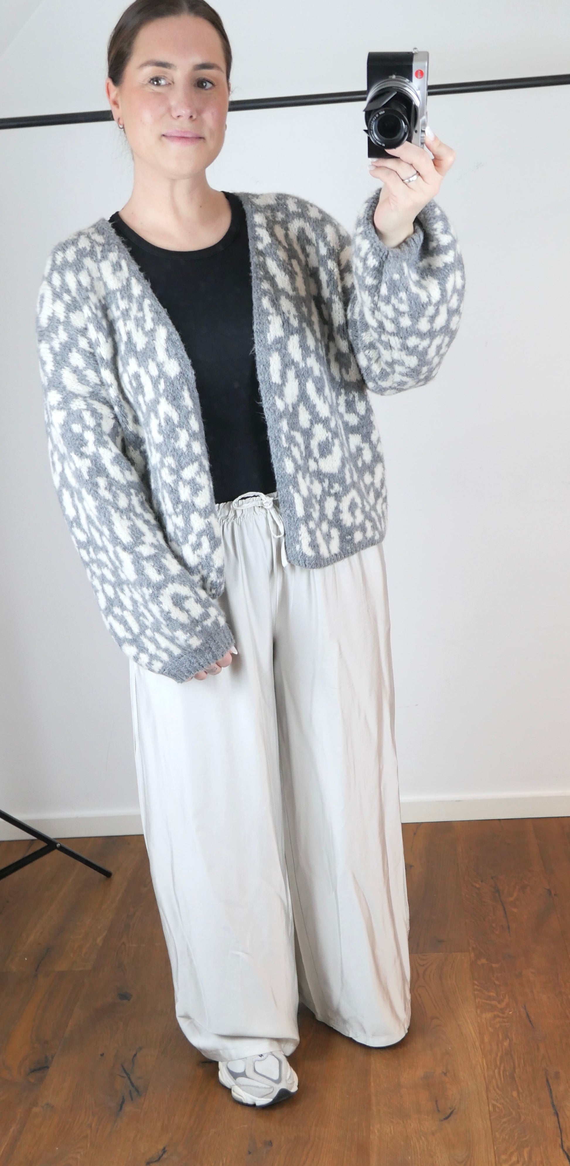 BLISS Cardigan Leo Grau/Weiss - Bylillysophie