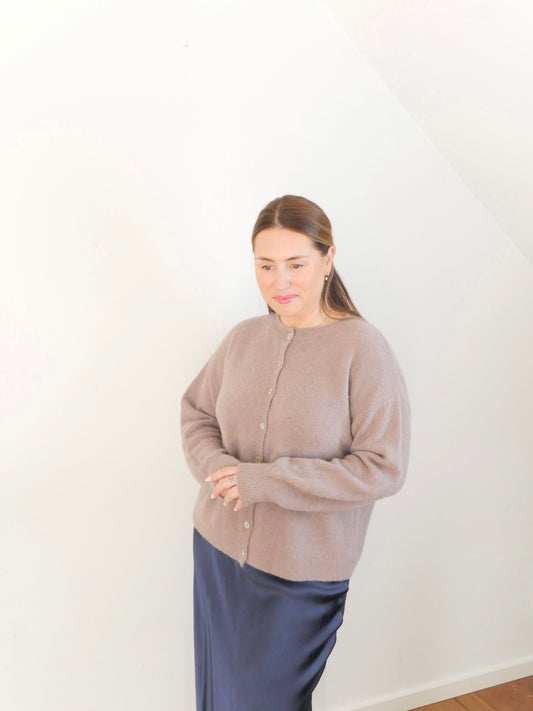 ELVA Alpaka Cardigan Taupe - Bylillysophie.com⎢Mode & Accessoires