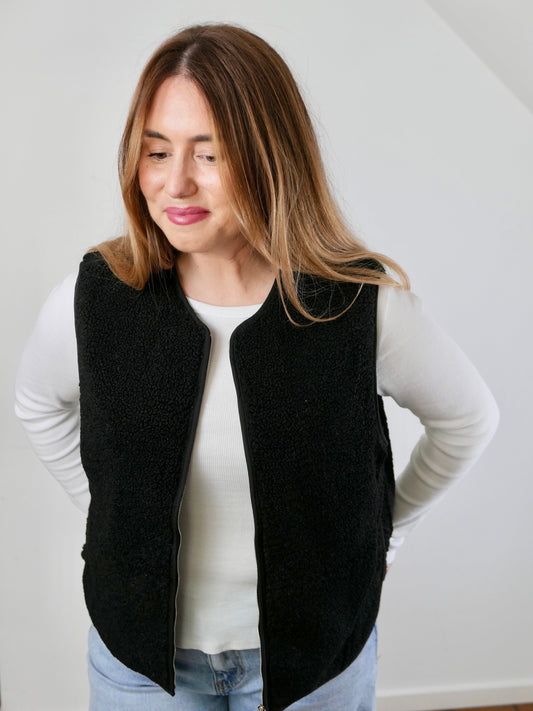 Fluff Teddy Weste Schwarz - Bylillysophie.com⎢Mode & Accessoires