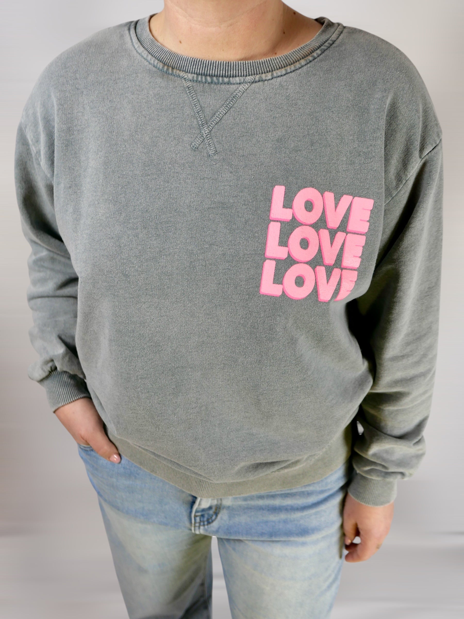 LOVE Pullover - Bylillysophie