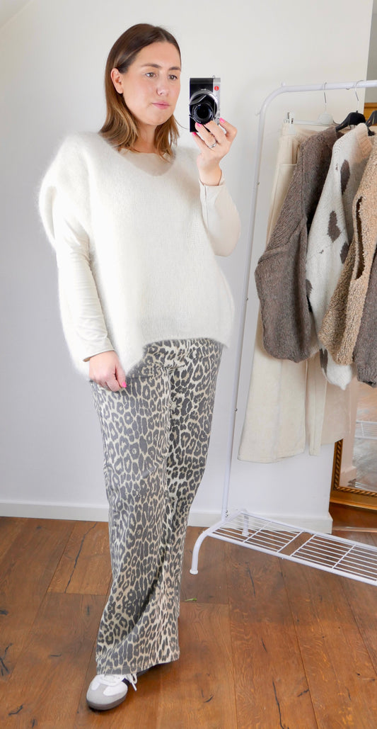 MOHAIR Pullunder Off - White - Bylillysophie