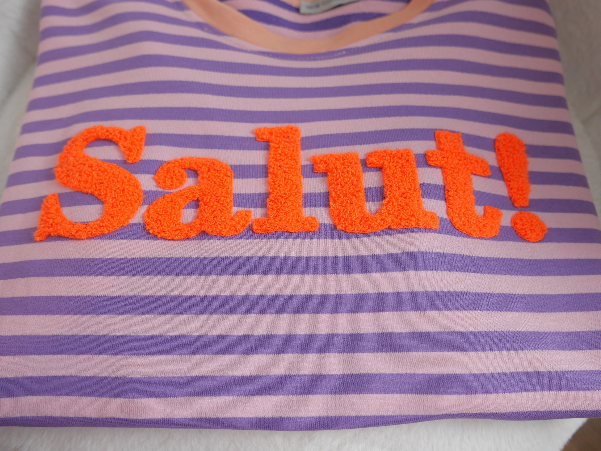SALUT Kurzarm Sweater Lila - Bylillysophie.com⎢Mode & Accessoires