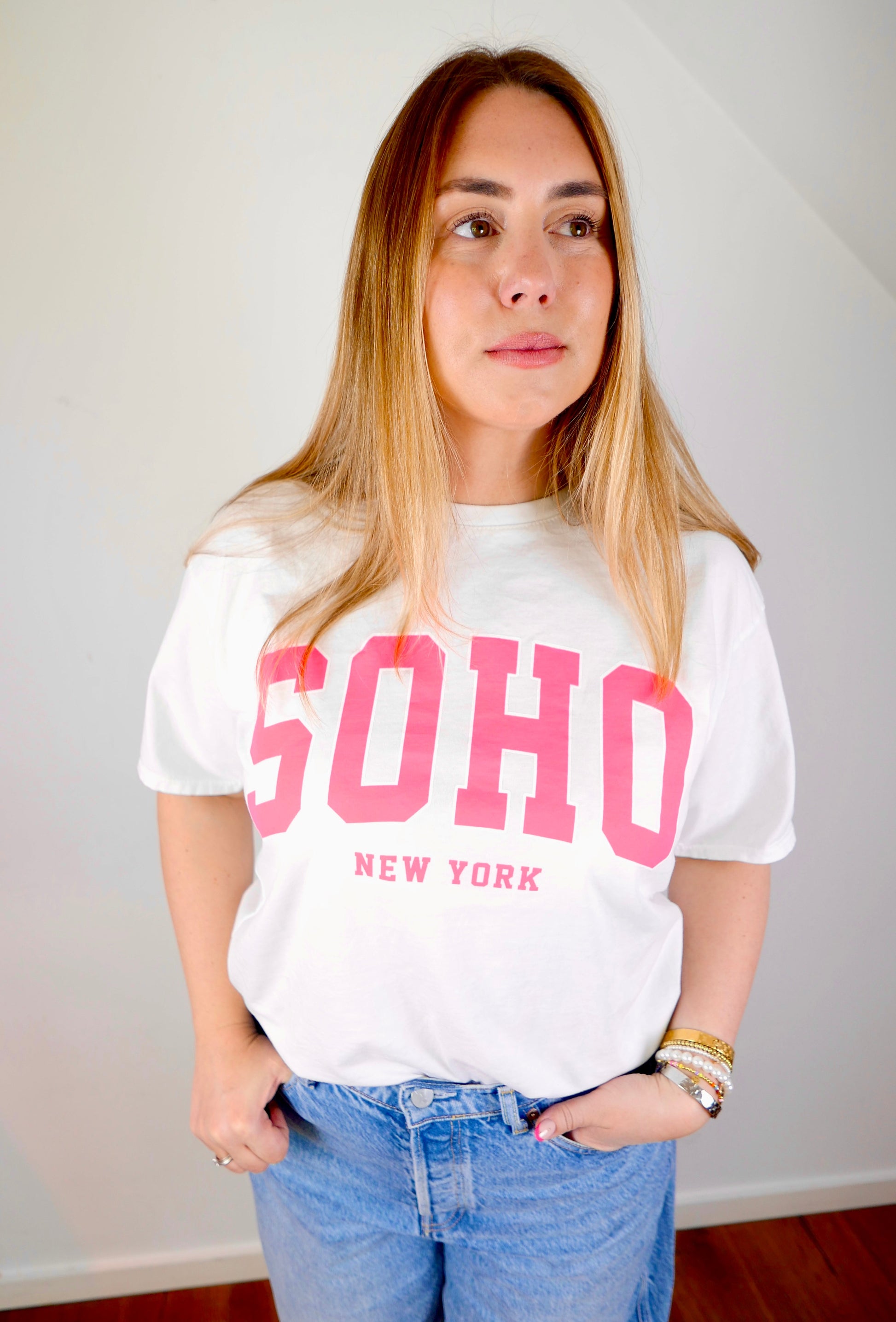SOHO T-Shirt Weiß/Pink - Bylillysophie