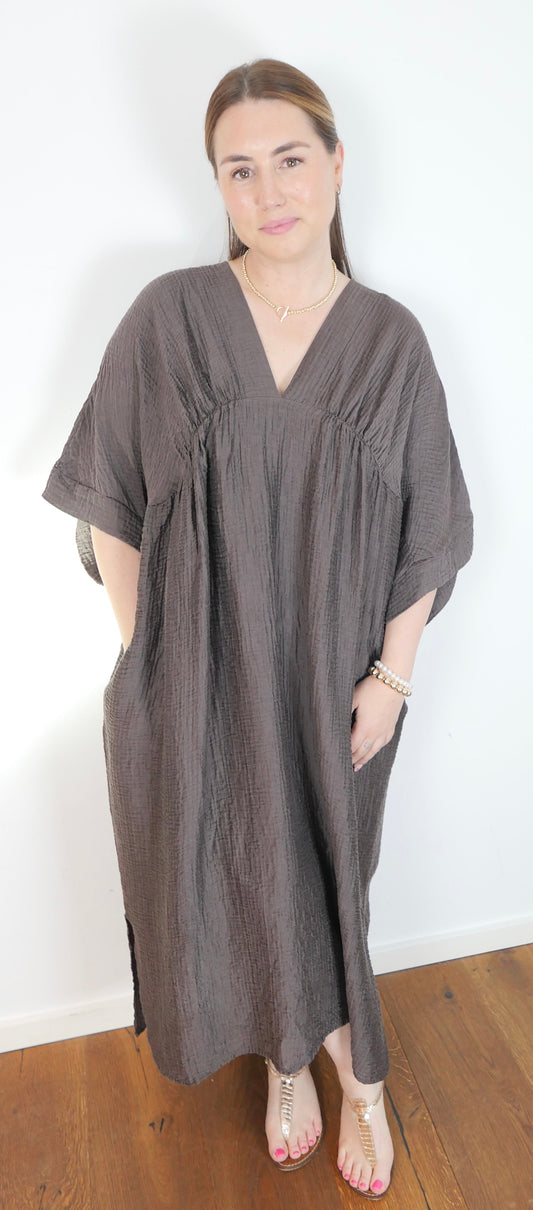 SOLINA Oversize Musselin Kleid Braun - Bylillysophie