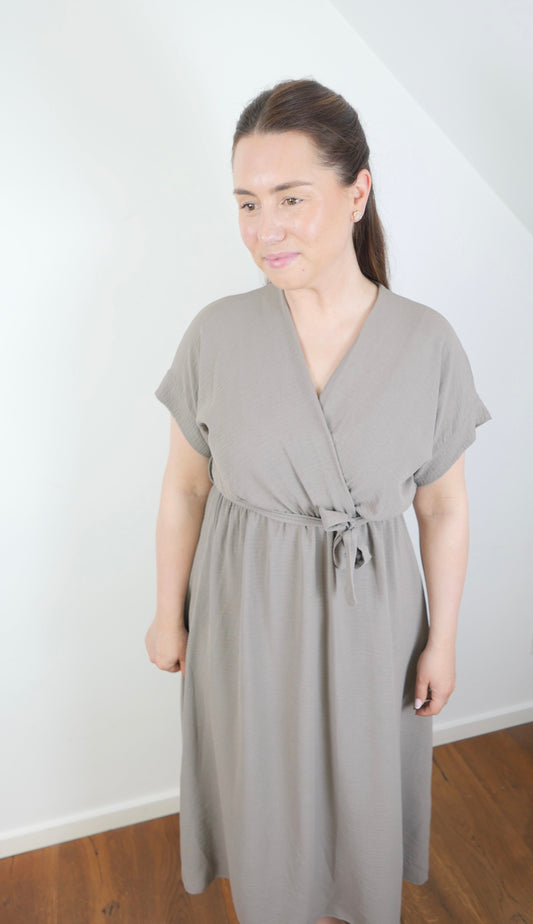 SOPHIE Maxi Kleid Taupe - Bylillysophie